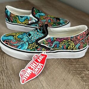 New Vans Black Underwater tags still attached